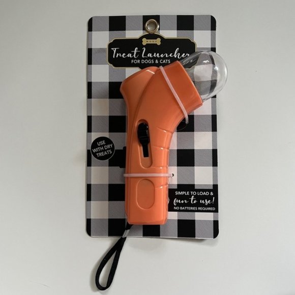 WOOF Treat Launcher for Dogs and Cats NWT - Picture 1 of 9